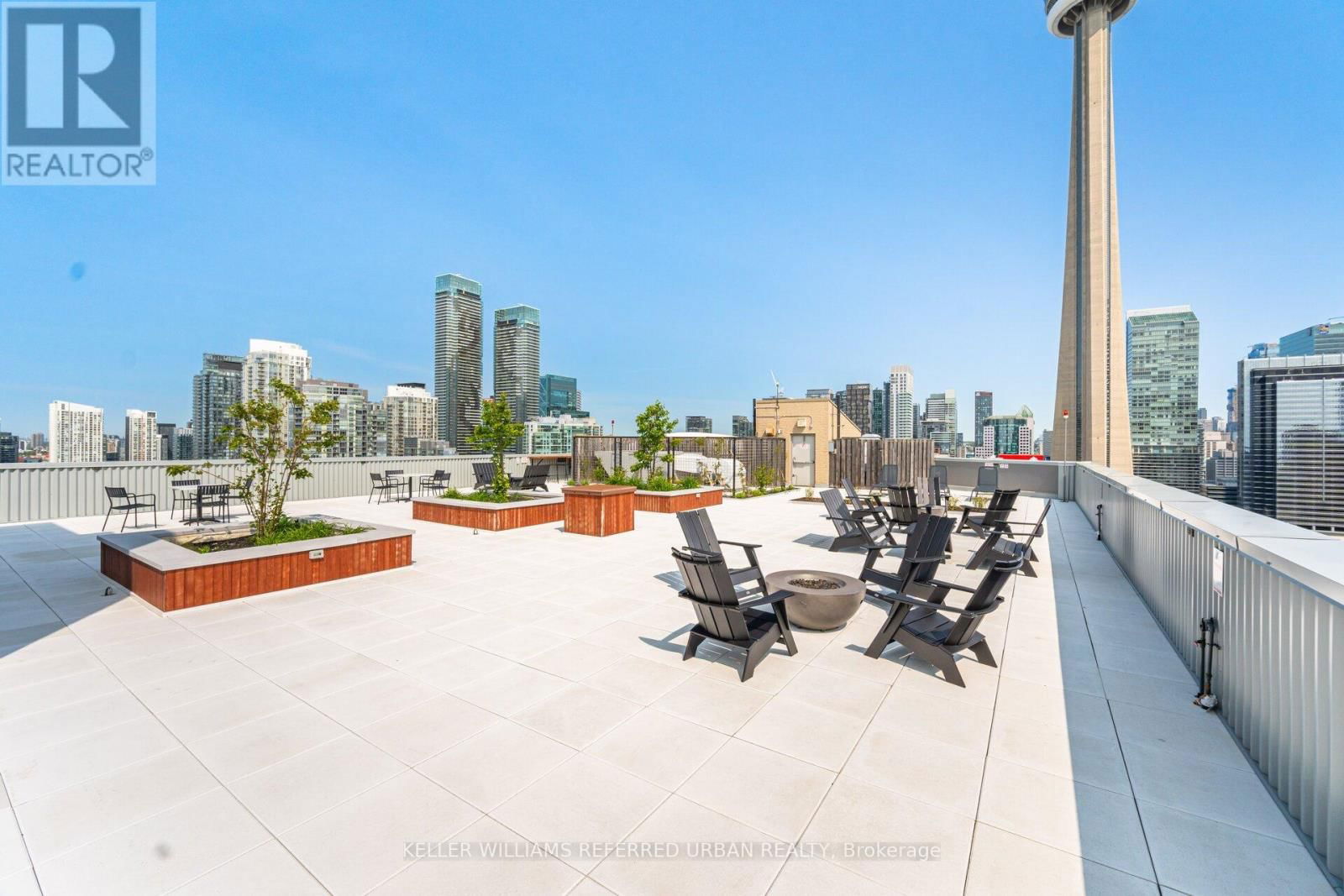 2008 - 270 QUEENS QUAY WEST Image 21