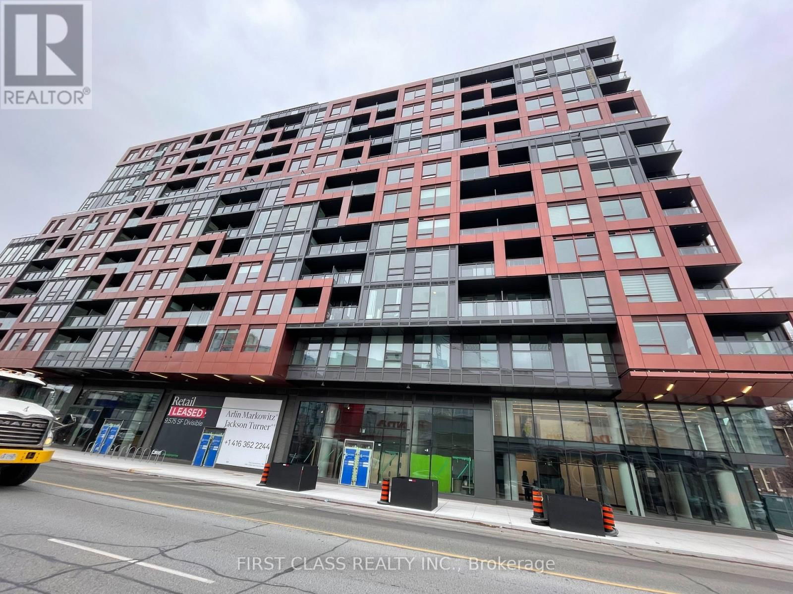 1008 - 28 EASTERN AVENUE Image 24