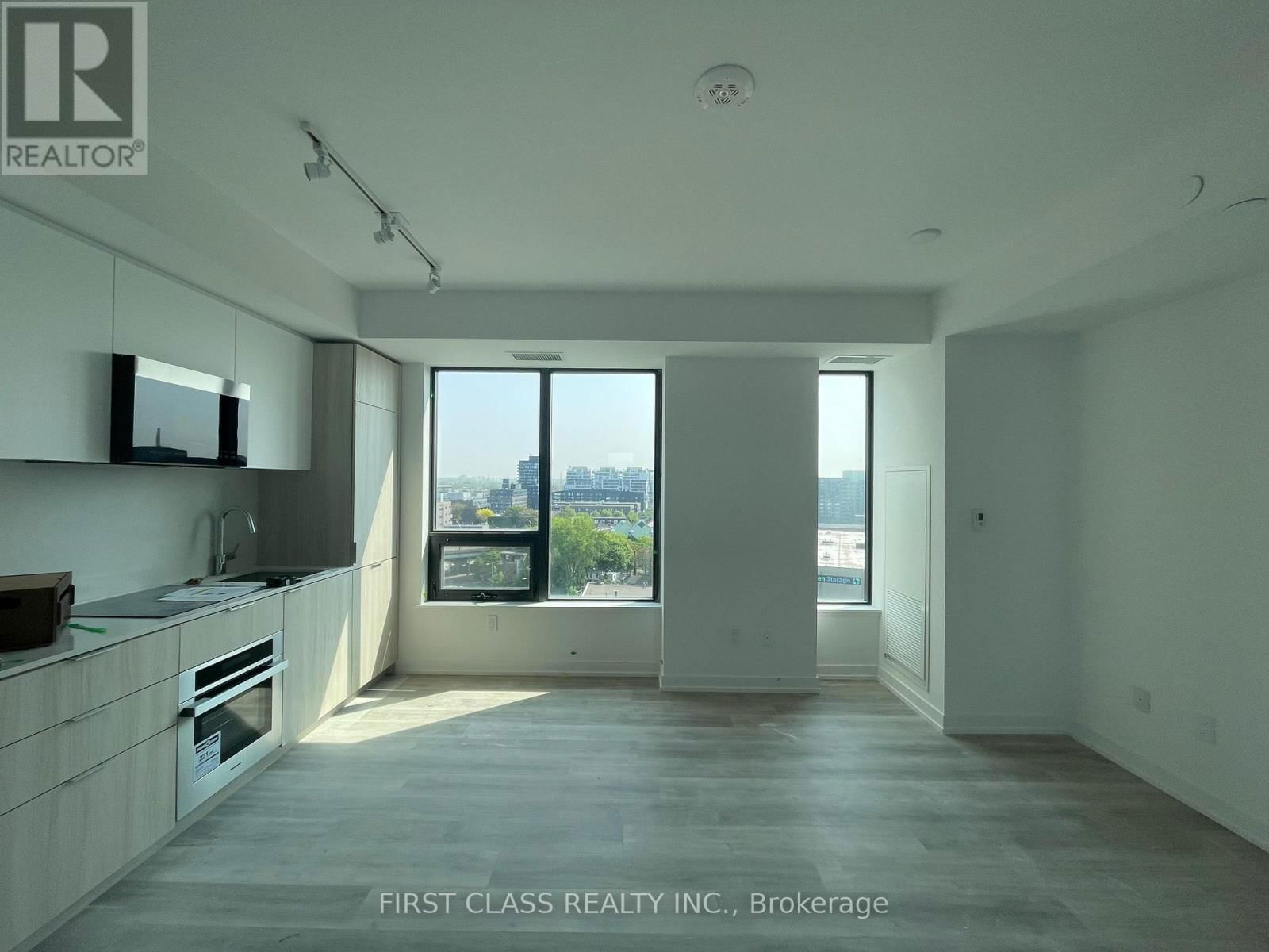1008 - 28 EASTERN AVENUE Image 3