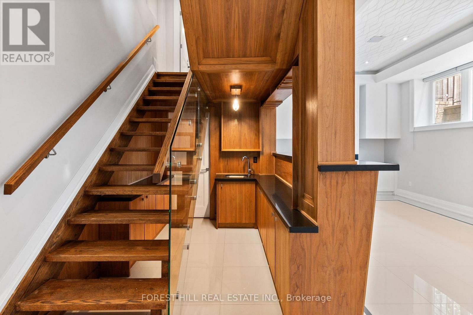 57 WEDGEWOOD DRIVE Image 44