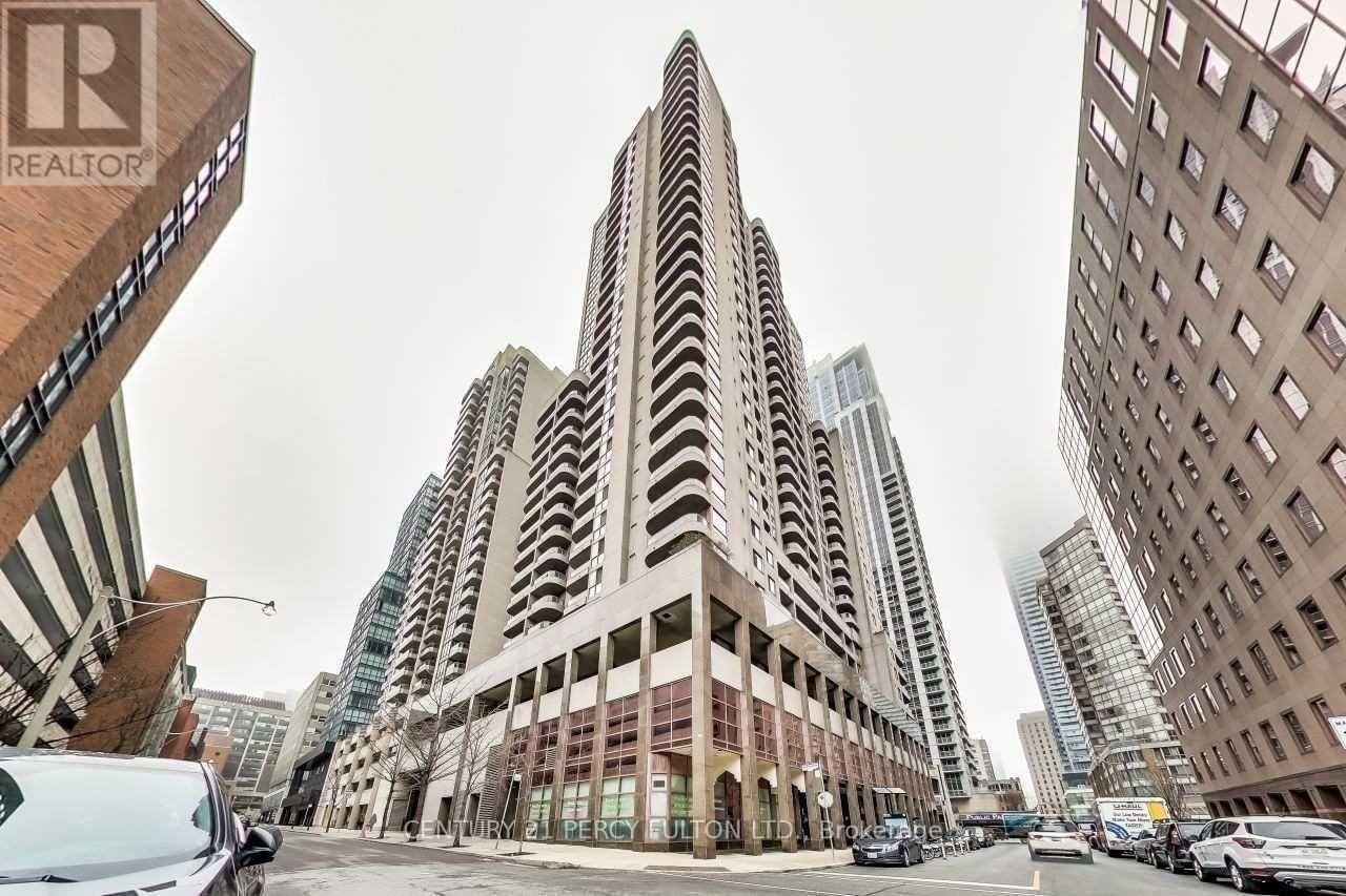 1512 - 736 BAY STREET Image 1
