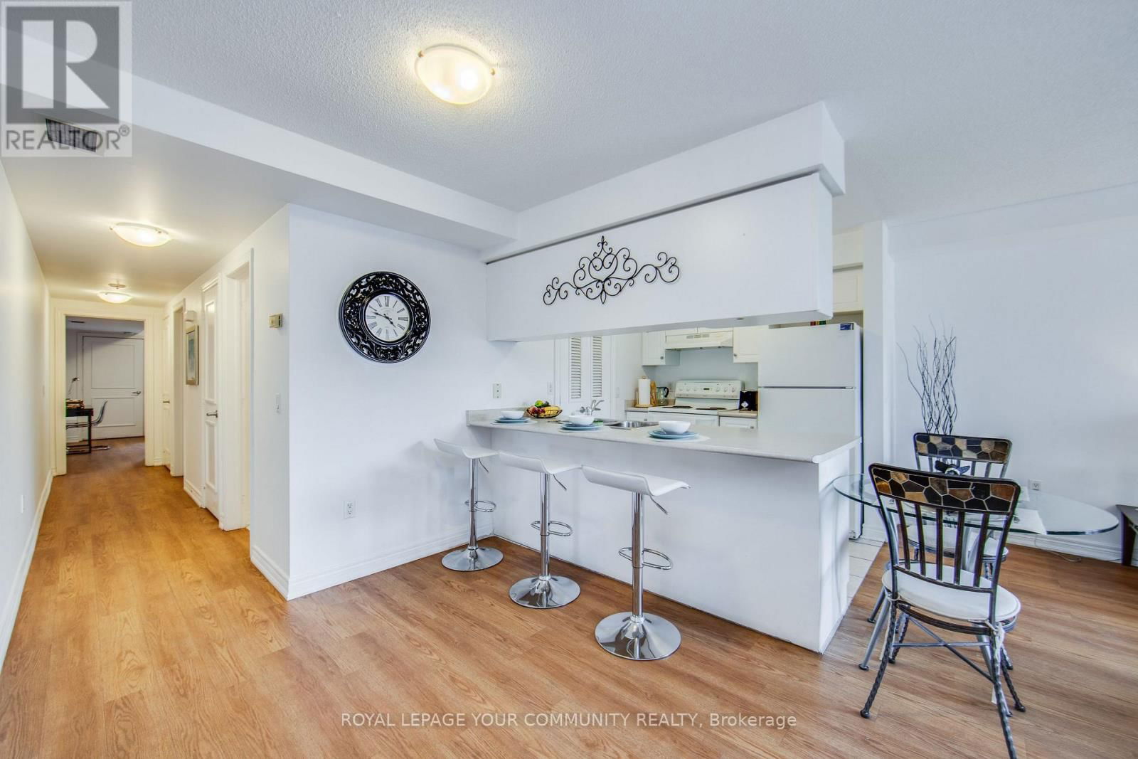 101 - 130 VANDERHOOF AVENUE Image 6