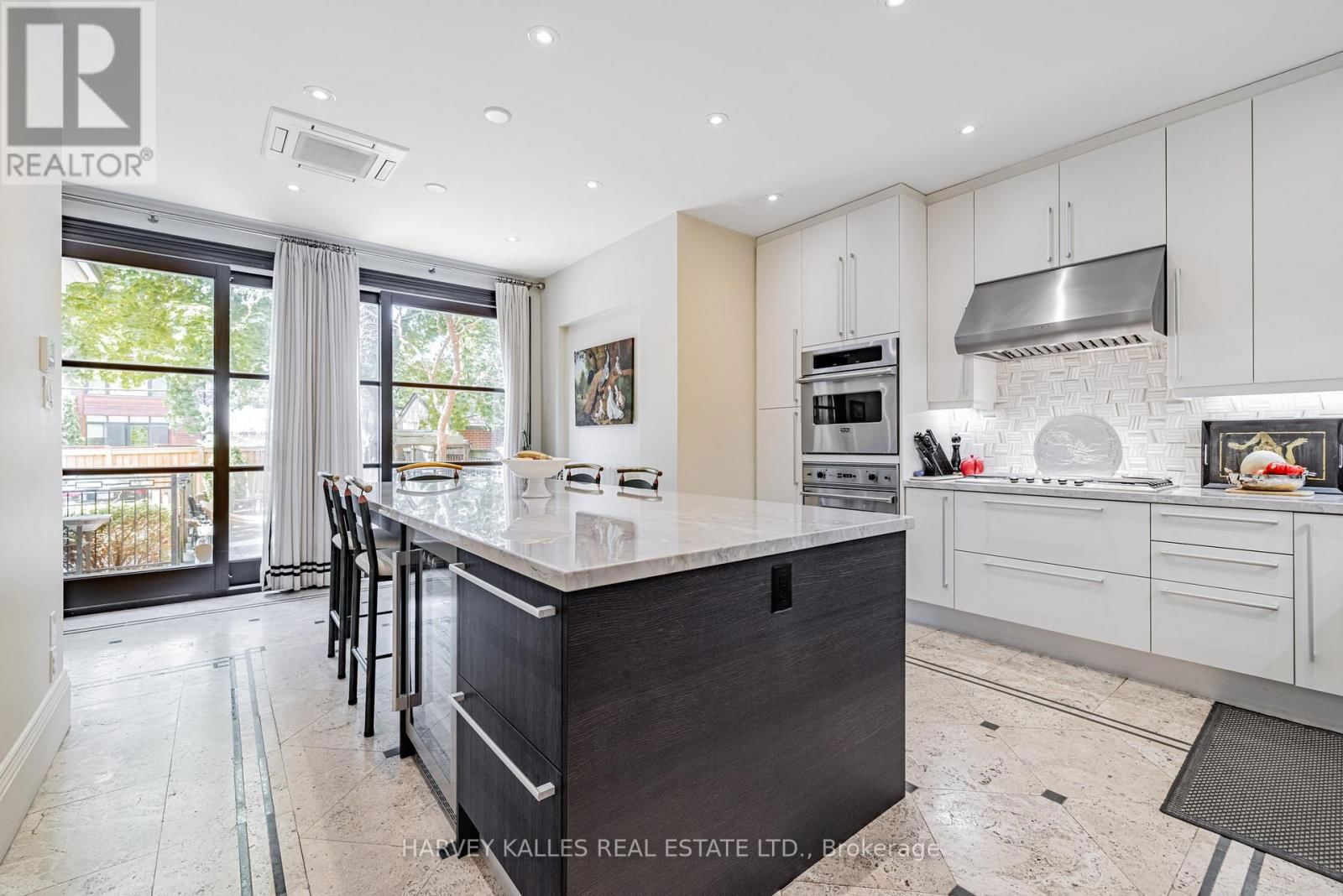 386 PALMERSTON BOULEVARD Image 11
