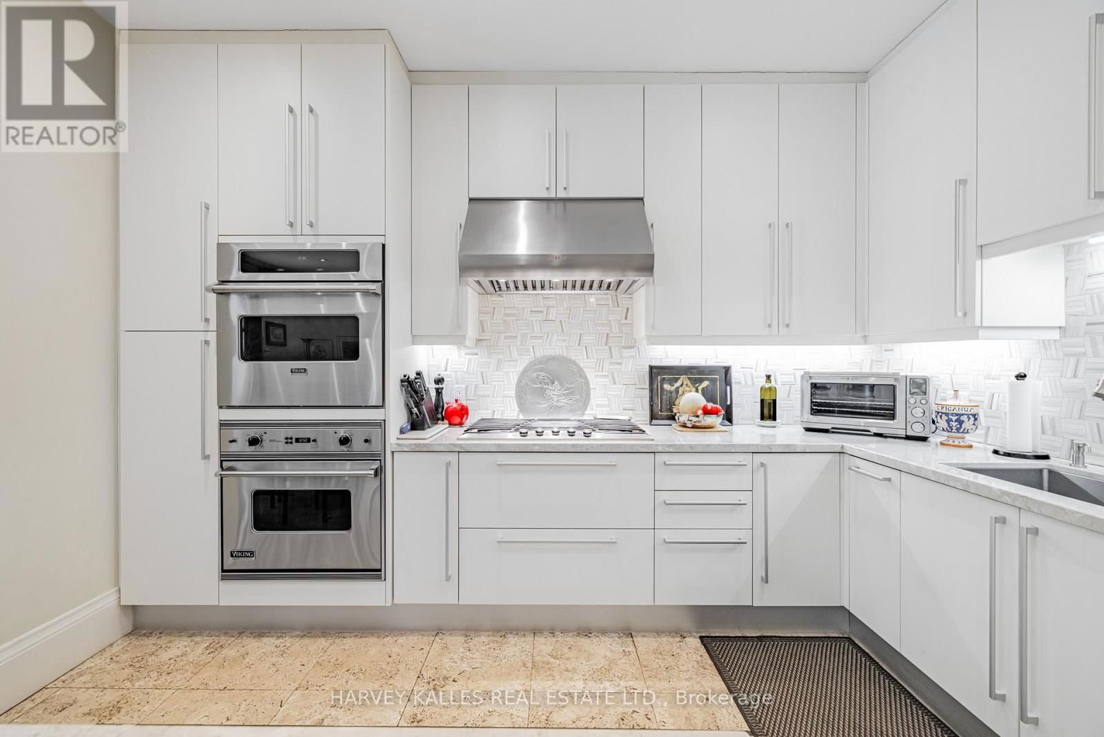 386 PALMERSTON BOULEVARD Image 13