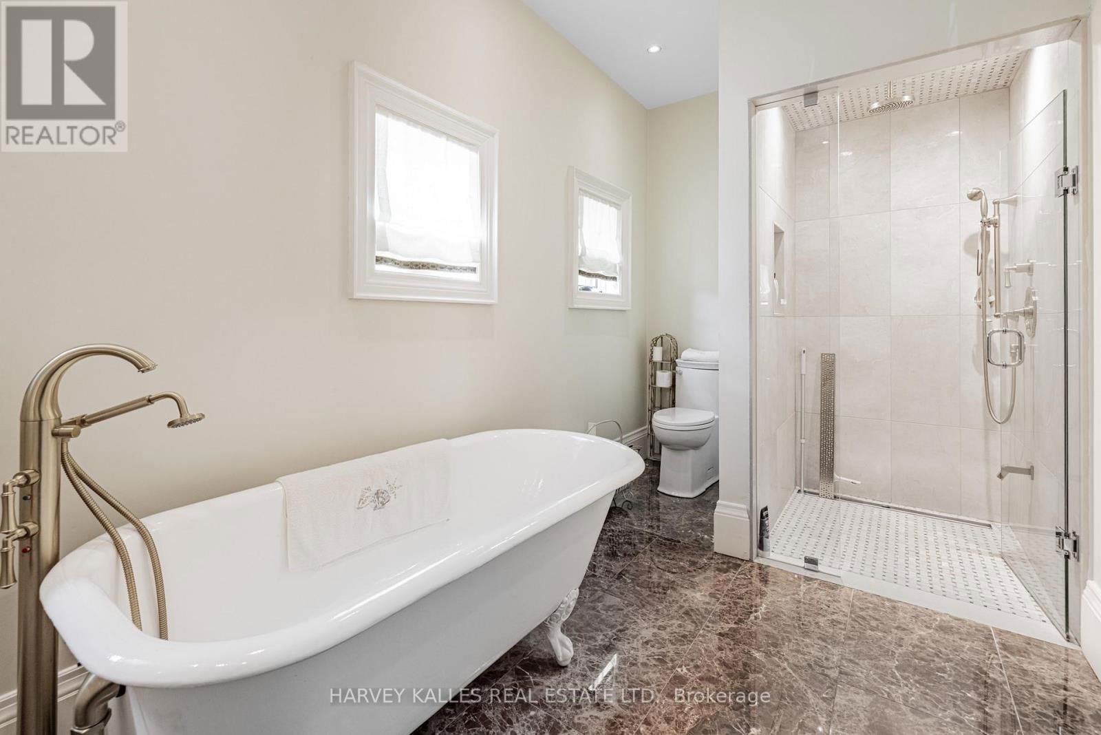 386 PALMERSTON BOULEVARD Image 16