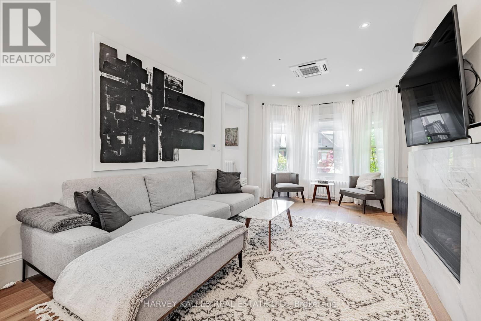 386 PALMERSTON BOULEVARD Image 19