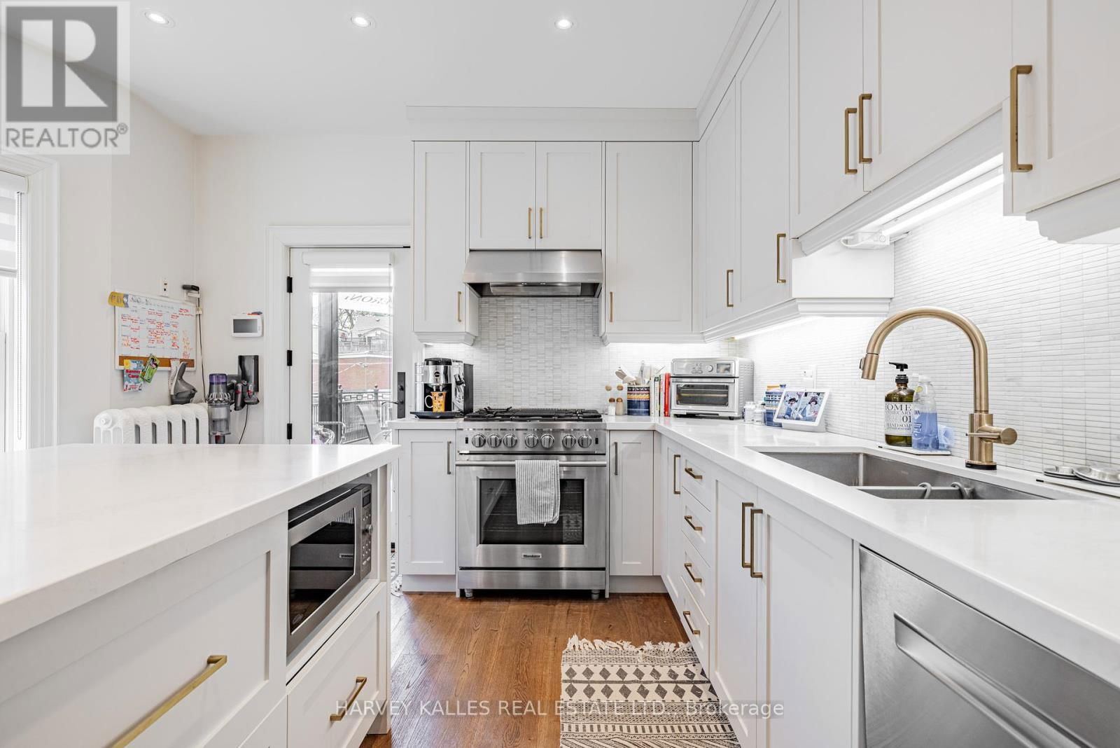 386 PALMERSTON BOULEVARD Image 23