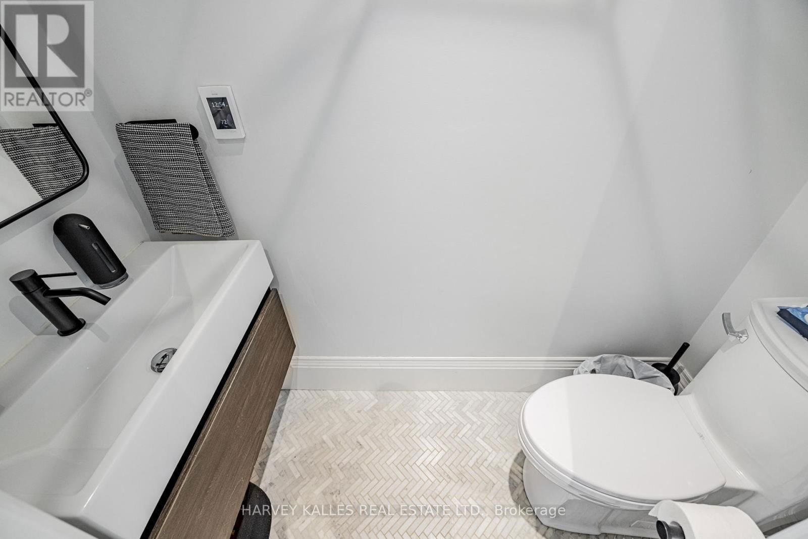 386 PALMERSTON BOULEVARD Image 24