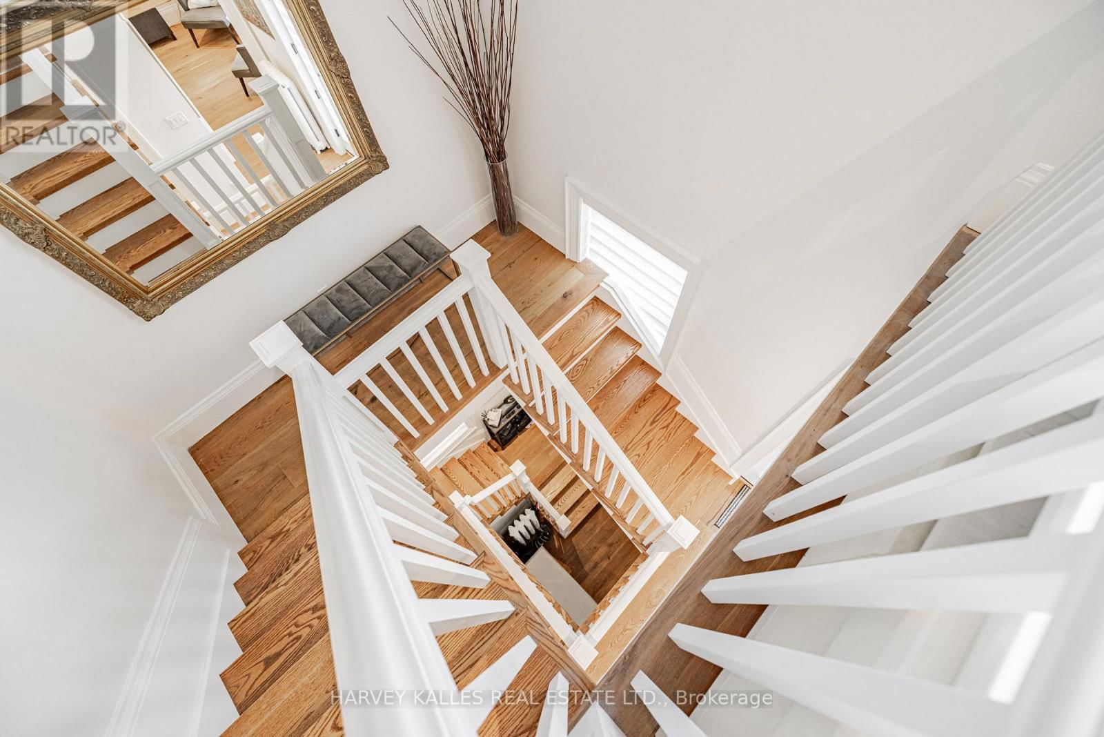 386 PALMERSTON BOULEVARD Image 25