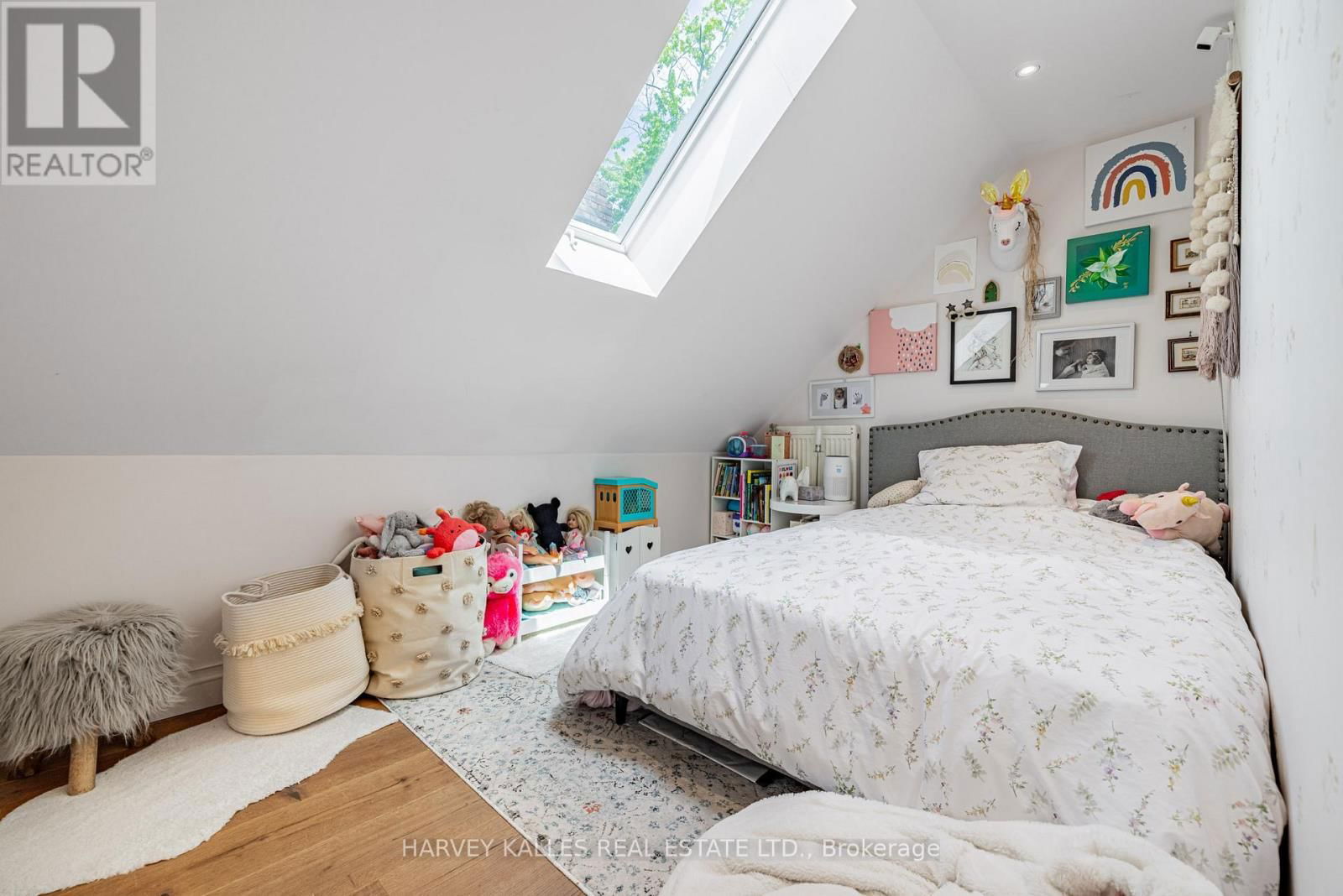 386 PALMERSTON BOULEVARD Image 26
