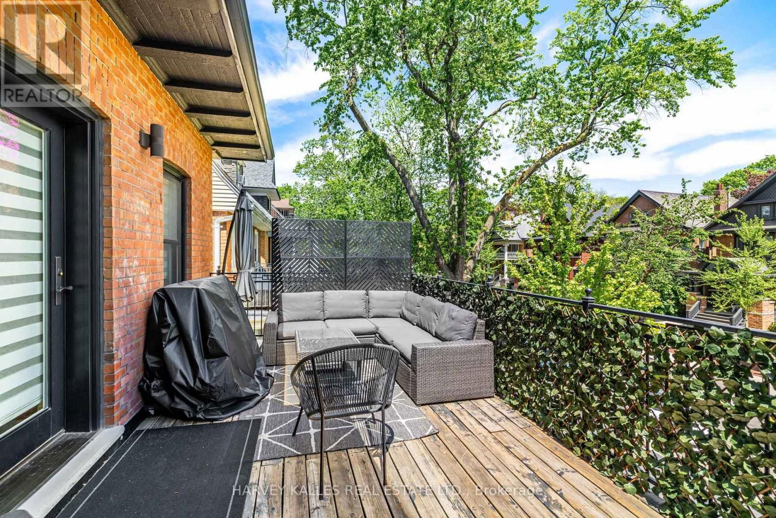386 PALMERSTON BOULEVARD Image 32