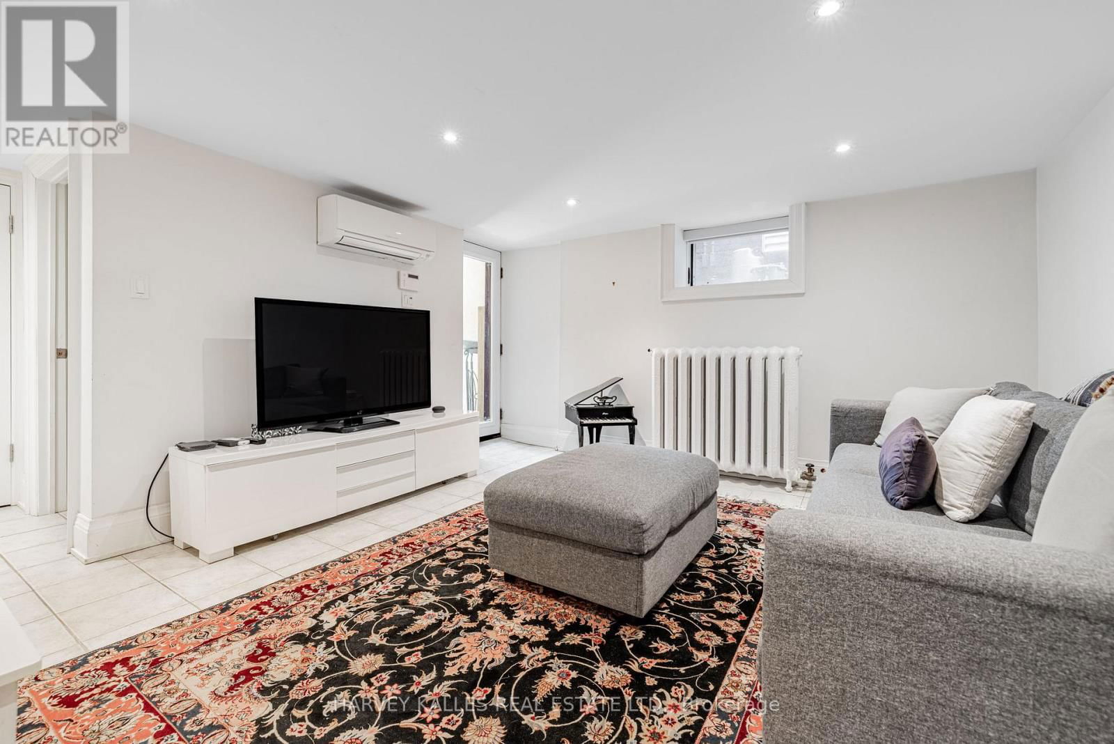 386 PALMERSTON BOULEVARD Image 34