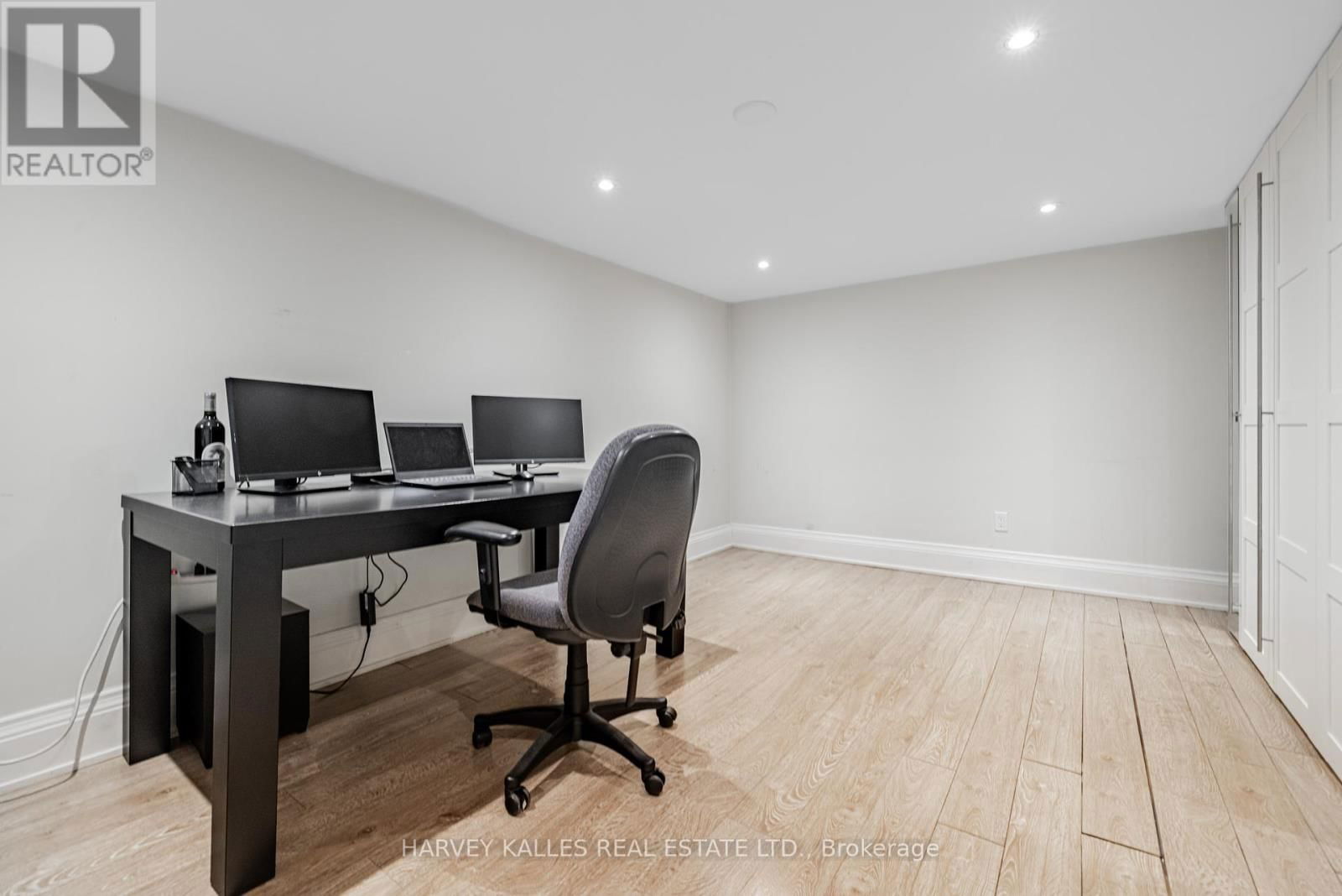 386 PALMERSTON BOULEVARD Image 36