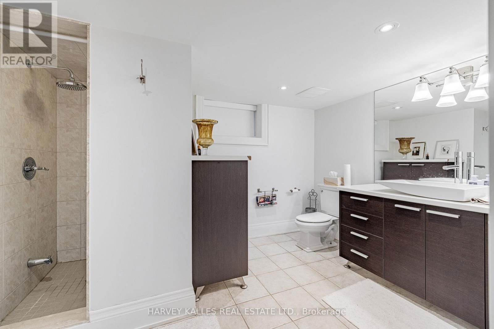 386 PALMERSTON BOULEVARD Image 38