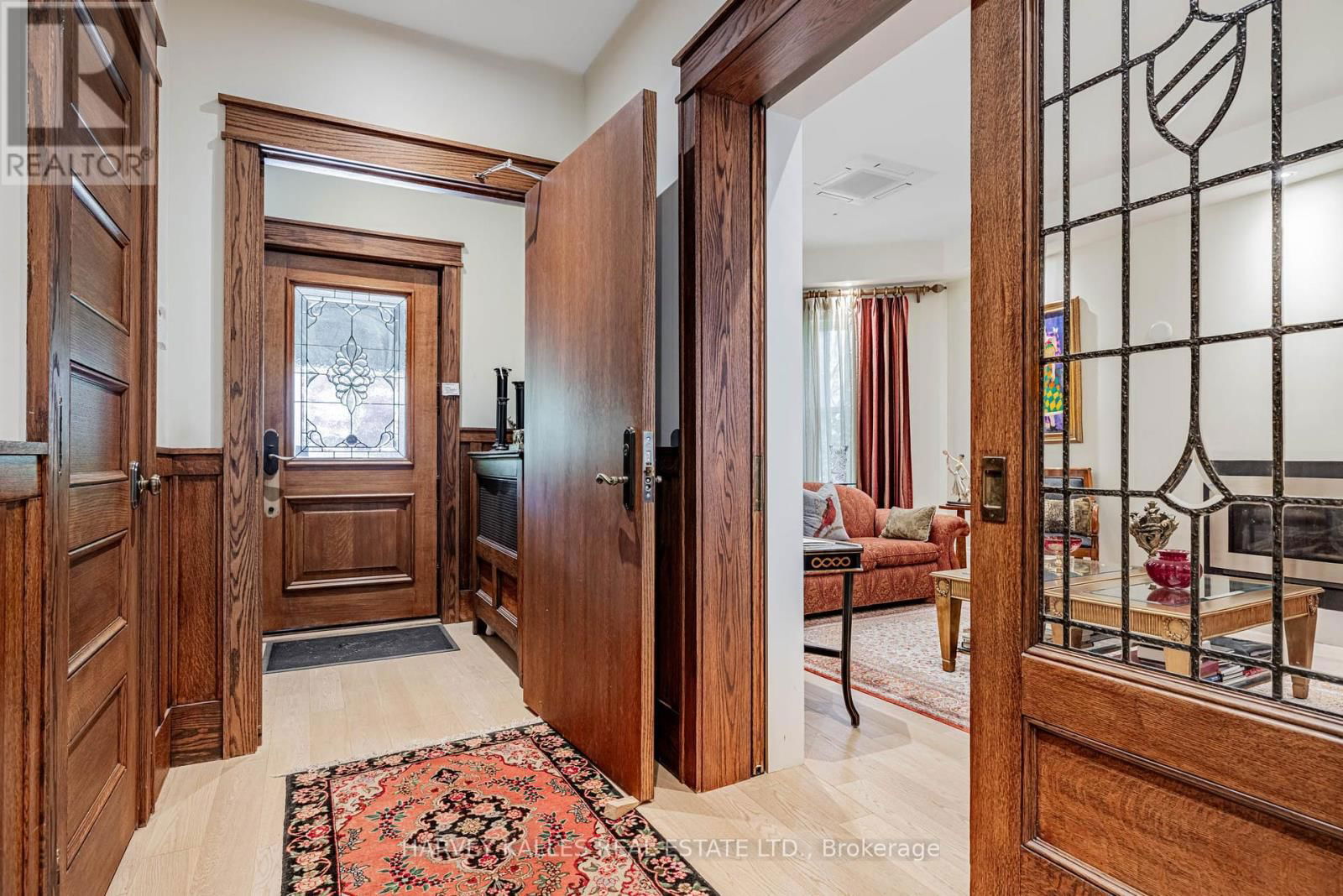 386 PALMERSTON BOULEVARD Image 4
