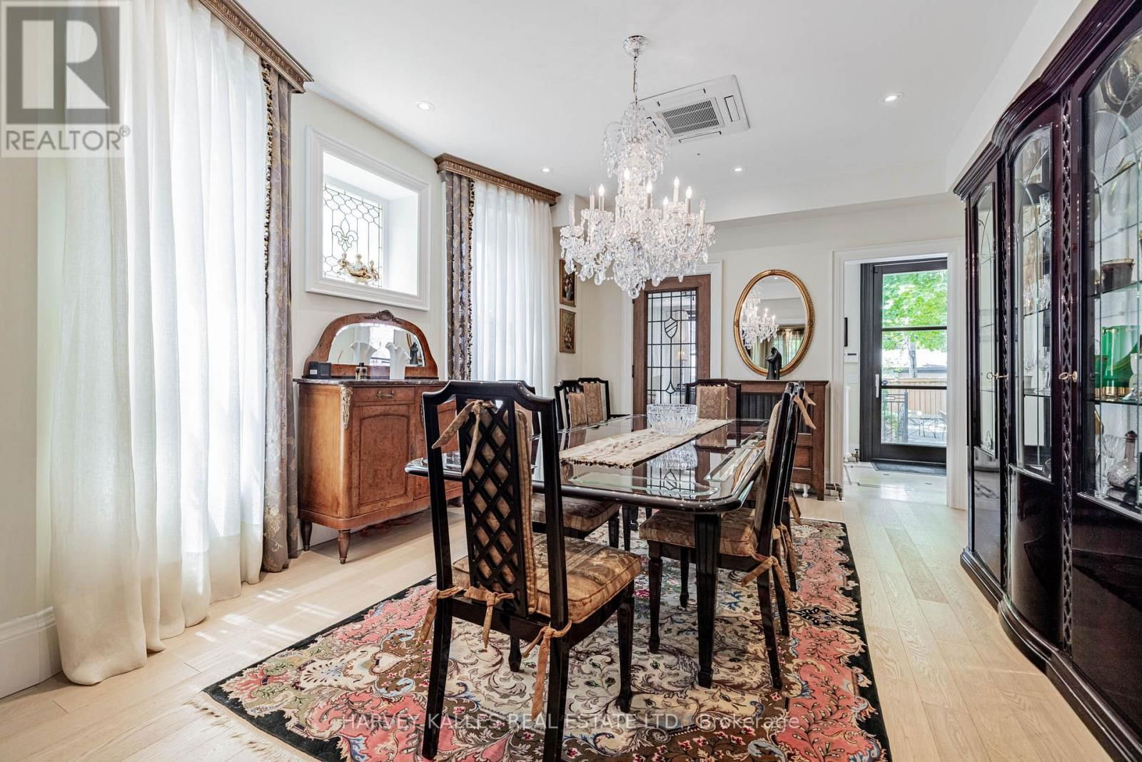 386 PALMERSTON BOULEVARD Image 7