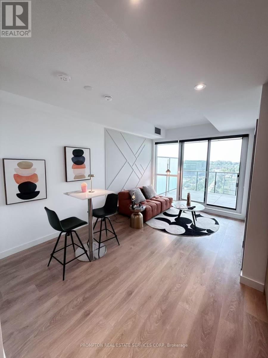 611 - 25 MCMAHON DRIVE Image 23