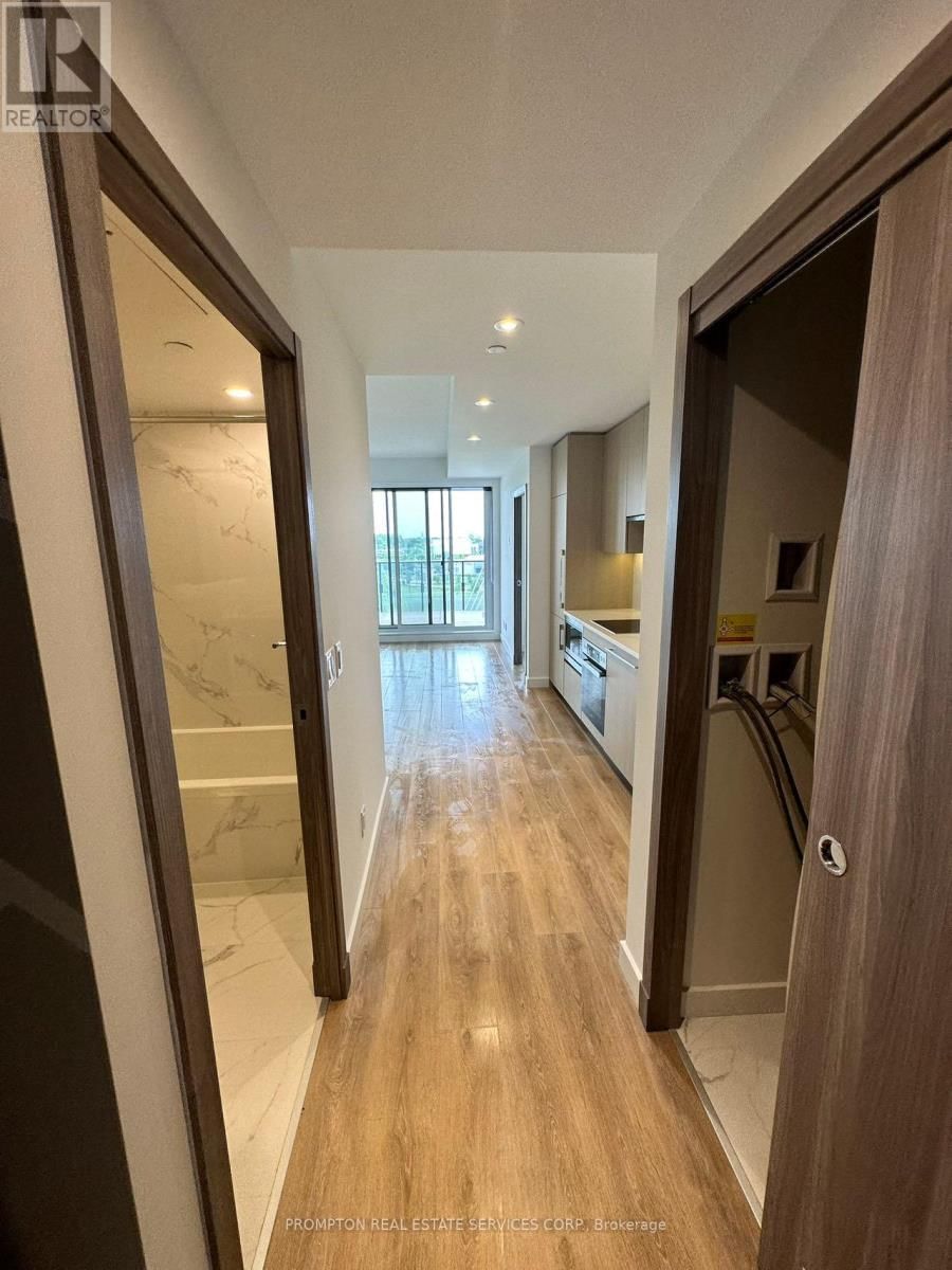 611 - 25 MCMAHON DRIVE Image 35