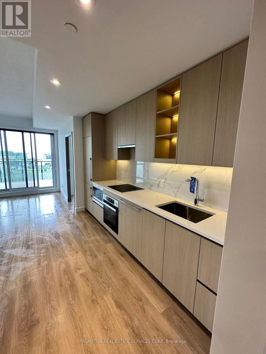 611 - 25 MCMAHON DRIVE Image 36