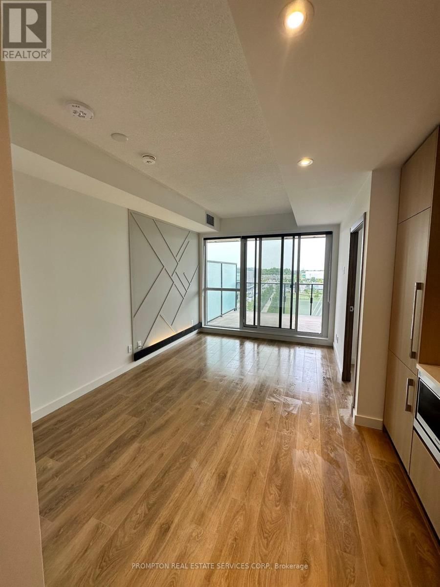 611 - 25 MCMAHON DRIVE Image 37