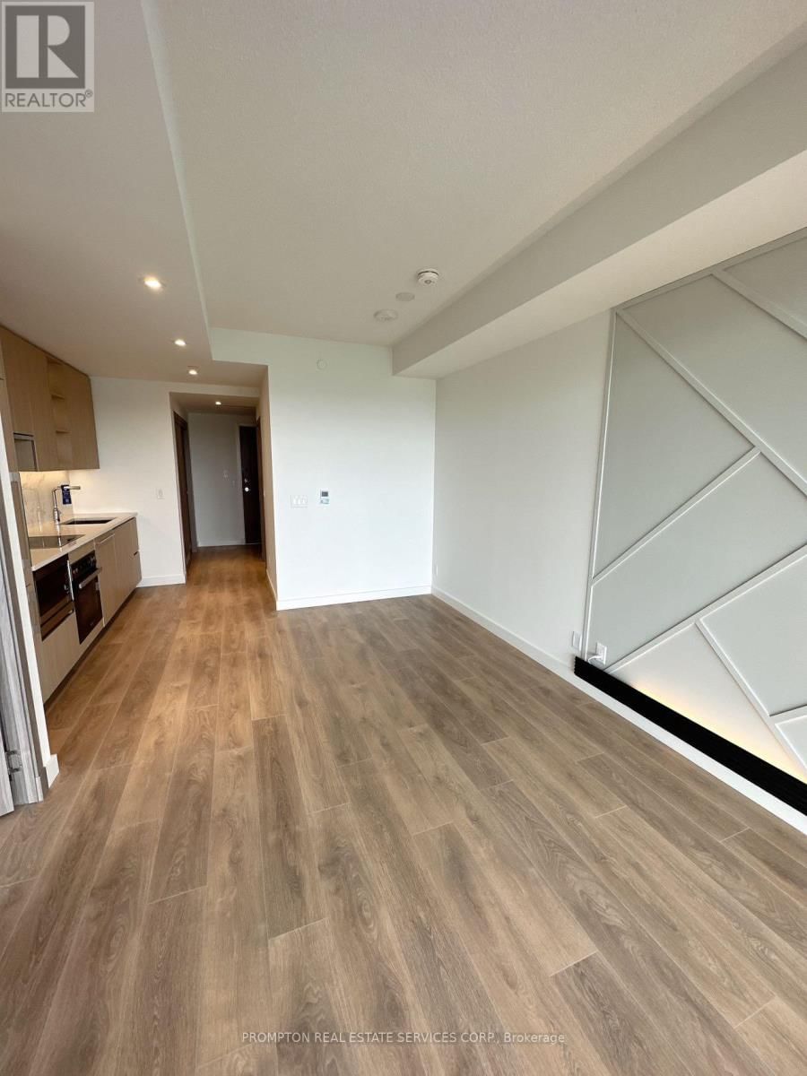 611 - 25 MCMAHON DRIVE Image 39