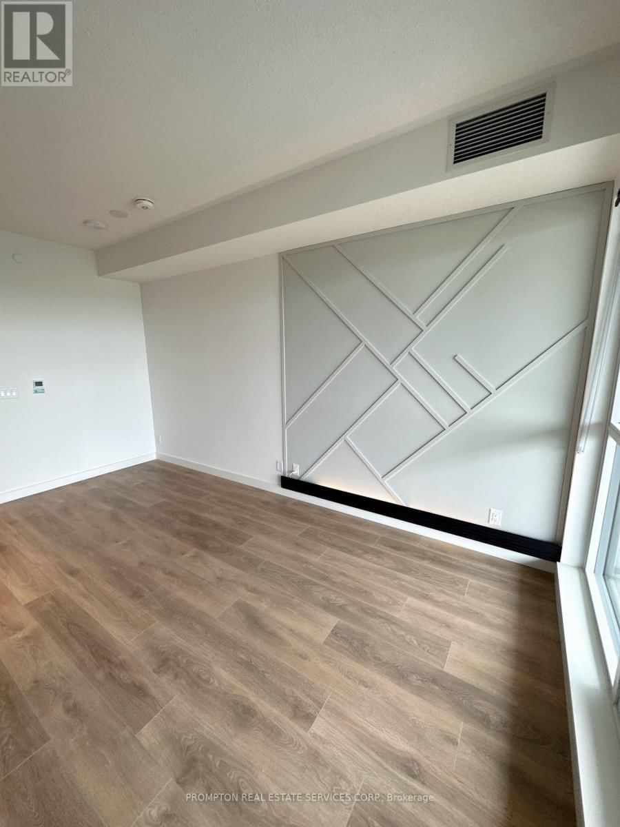 611 - 25 MCMAHON DRIVE Image 40