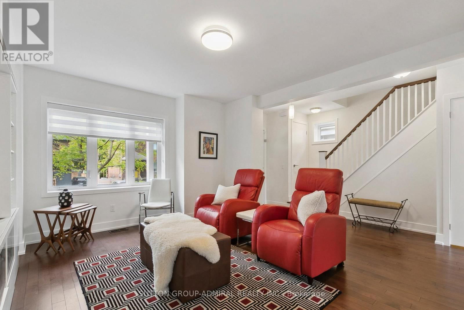 34 ELVINA GARDENS Image 10