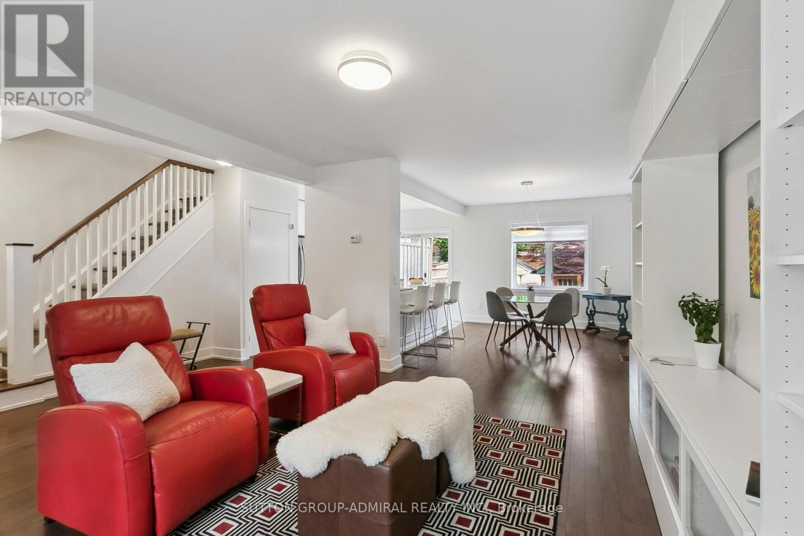 34 ELVINA GARDENS Image 12