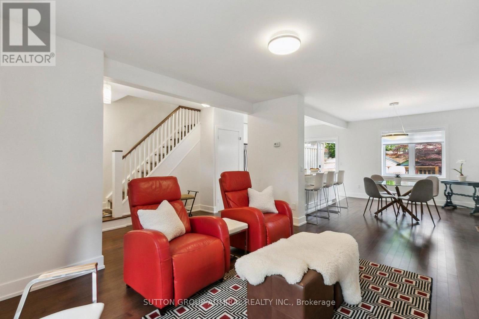 34 ELVINA GARDENS Image 13