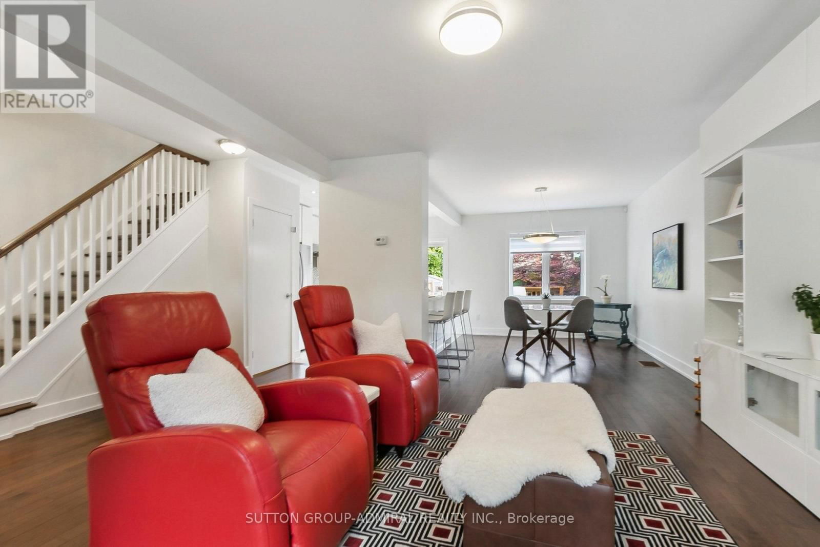 34 ELVINA GARDENS Image 16