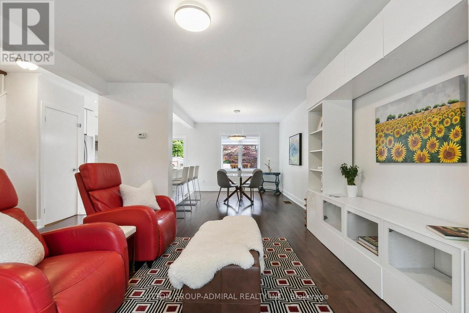 34 ELVINA GARDENS Image 17