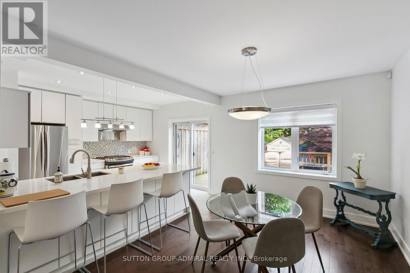 34 ELVINA GARDENS Image 25