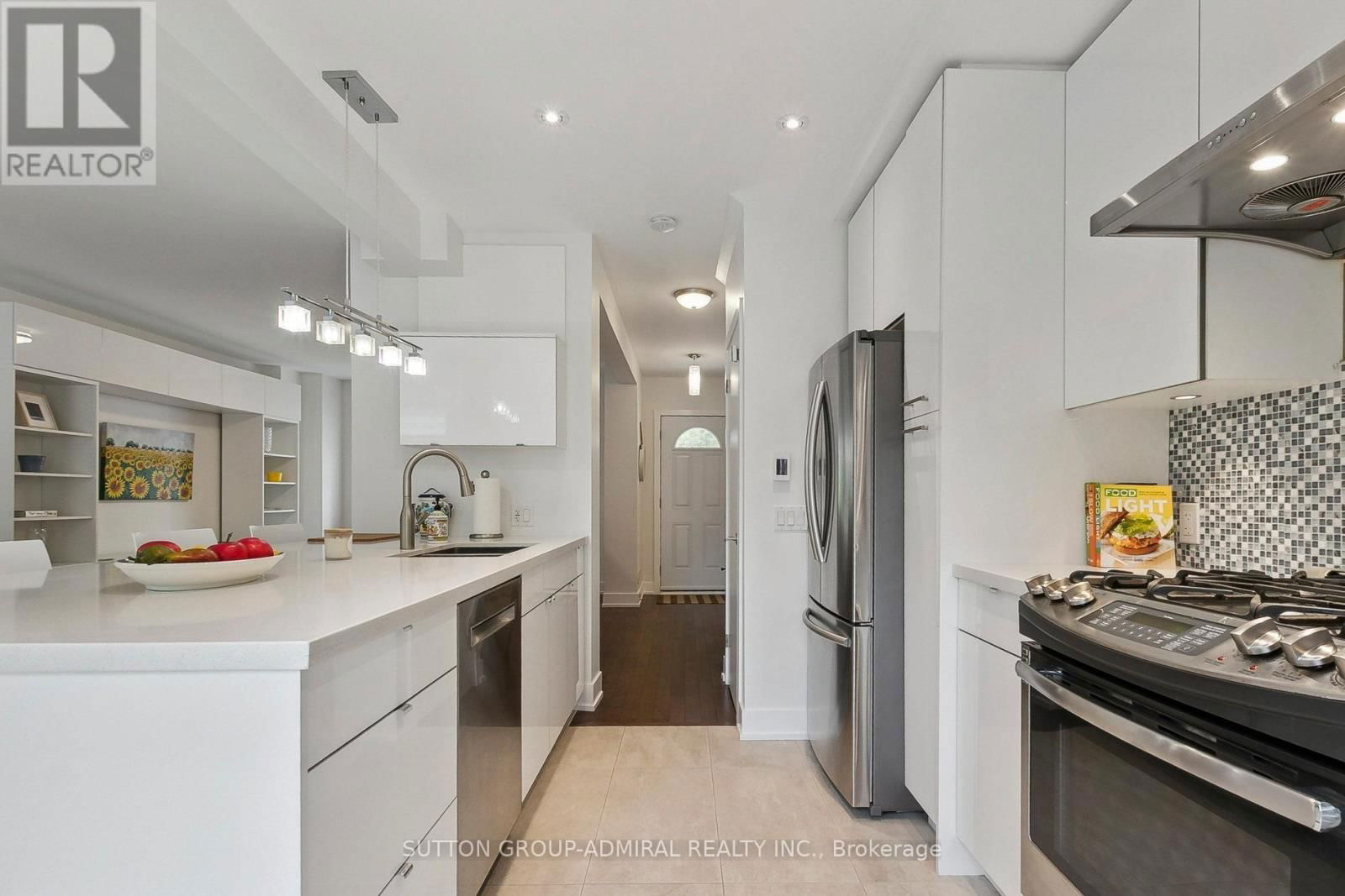 34 ELVINA GARDENS Image 26