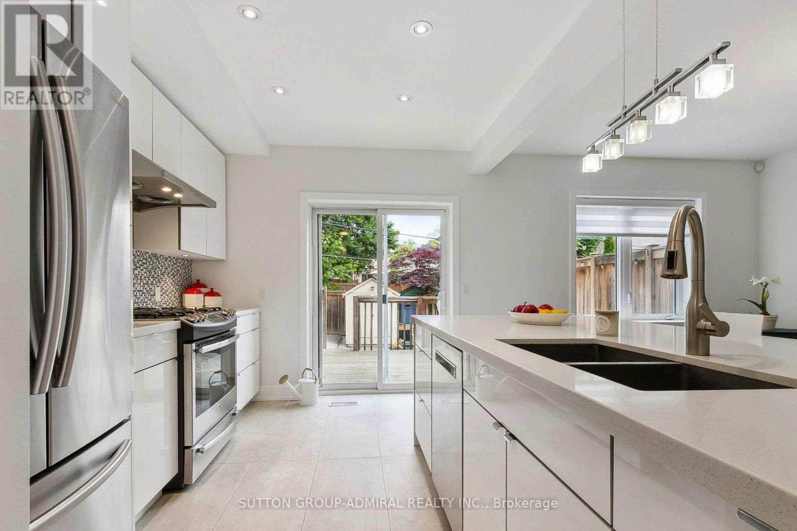 34 ELVINA GARDENS Image 29
