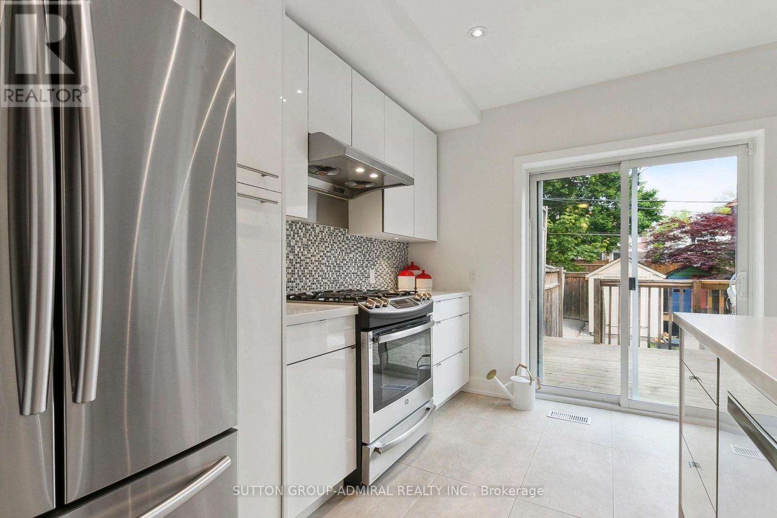 34 ELVINA GARDENS Image 30