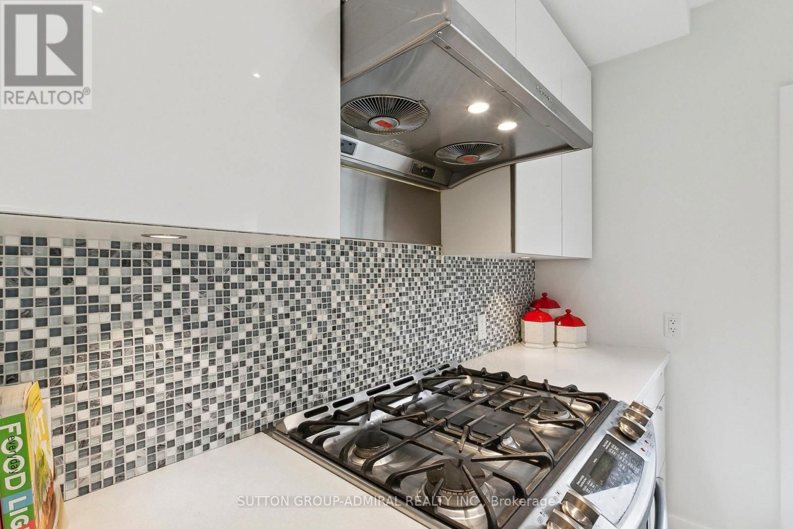 34 ELVINA GARDENS Image 33