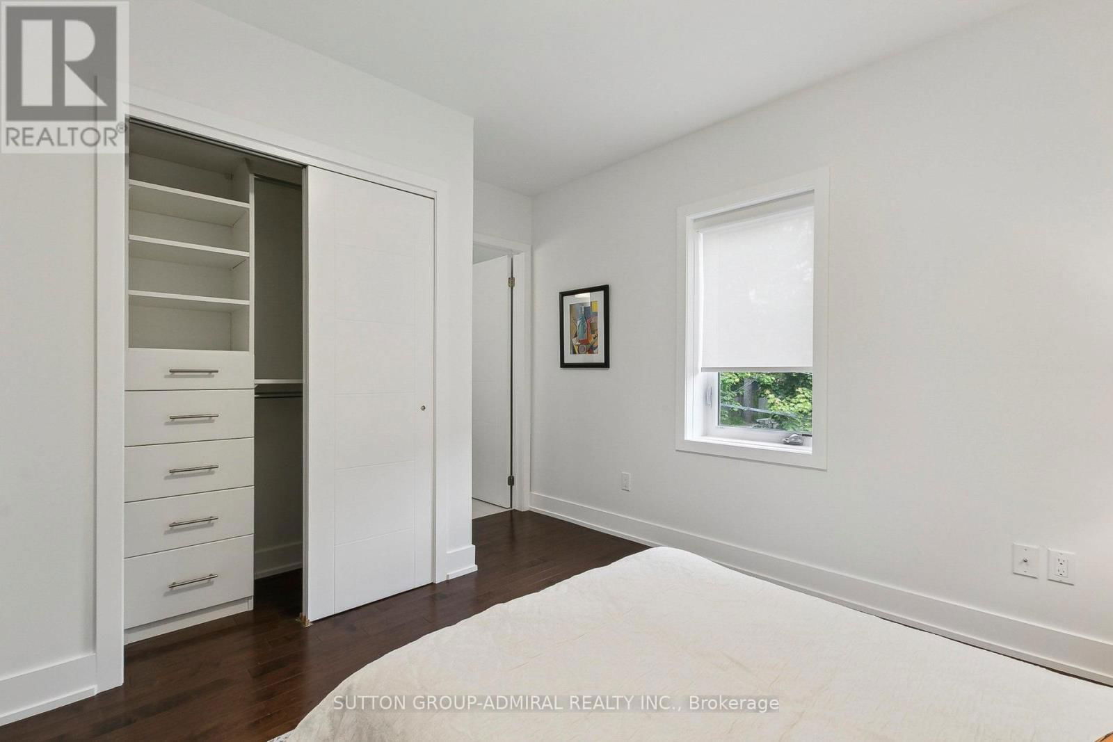 34 ELVINA GARDENS Image 35