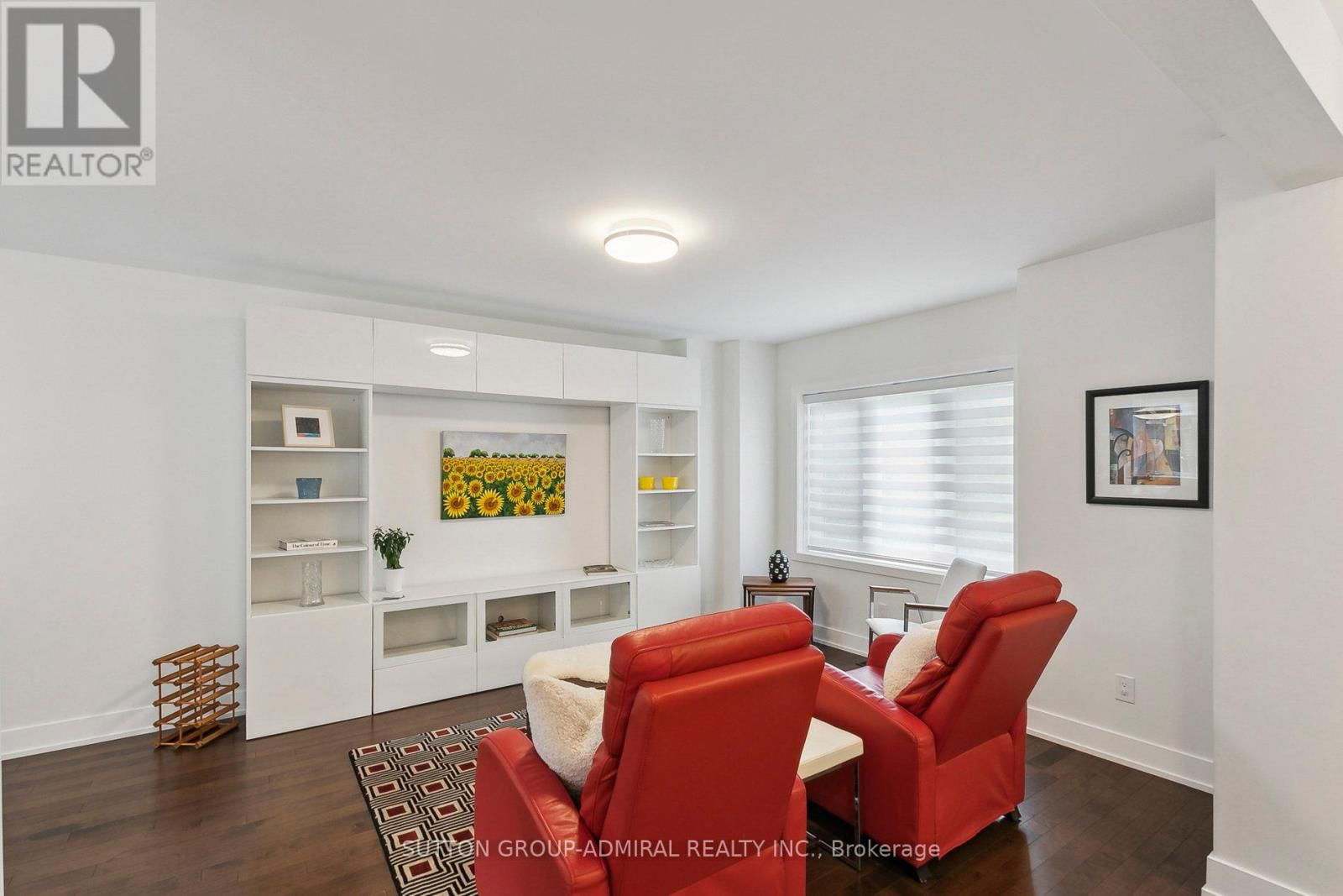 34 ELVINA GARDENS Image 6