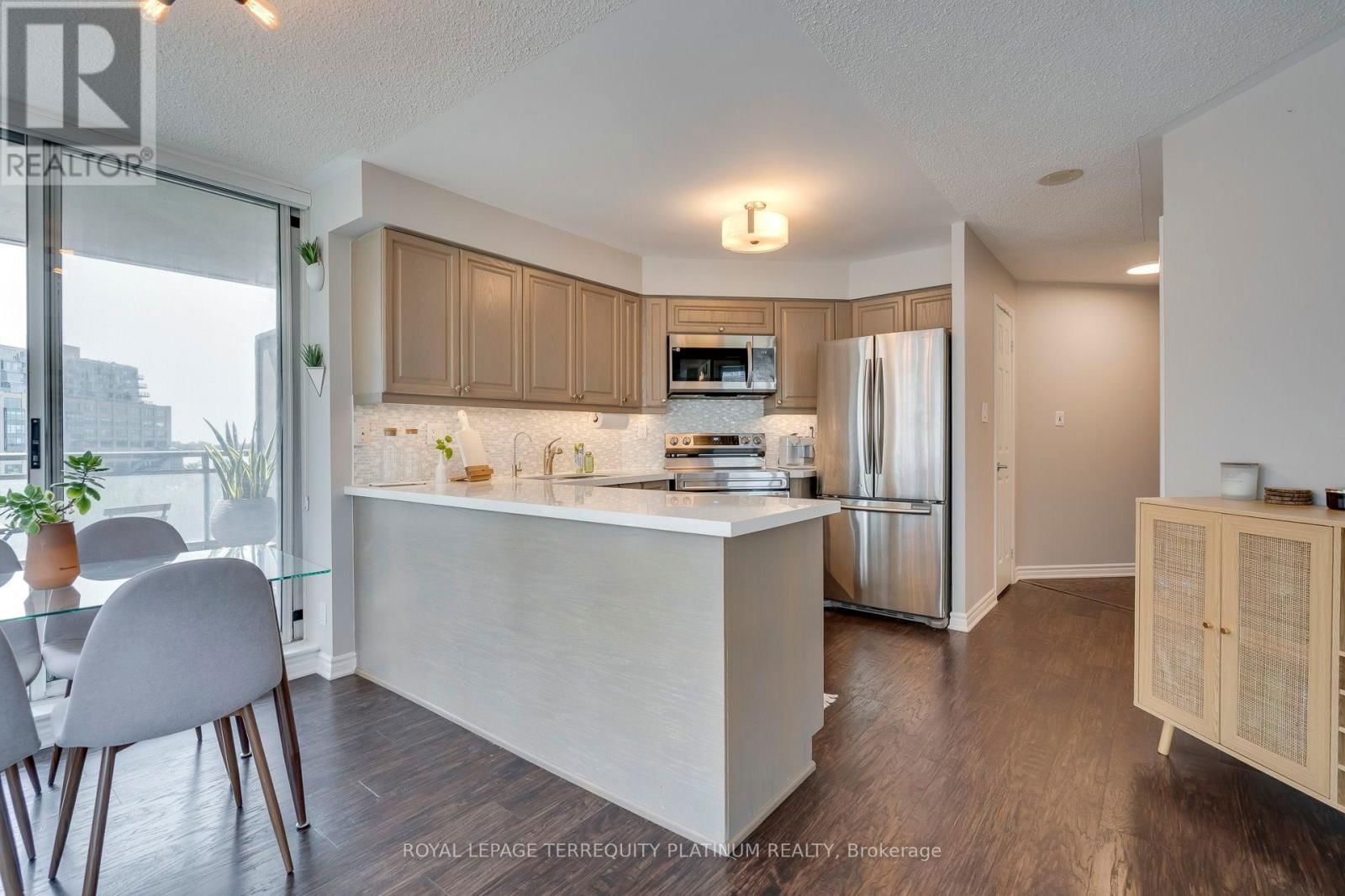 702 - 228 QUEENS QUAY WEST Image 11