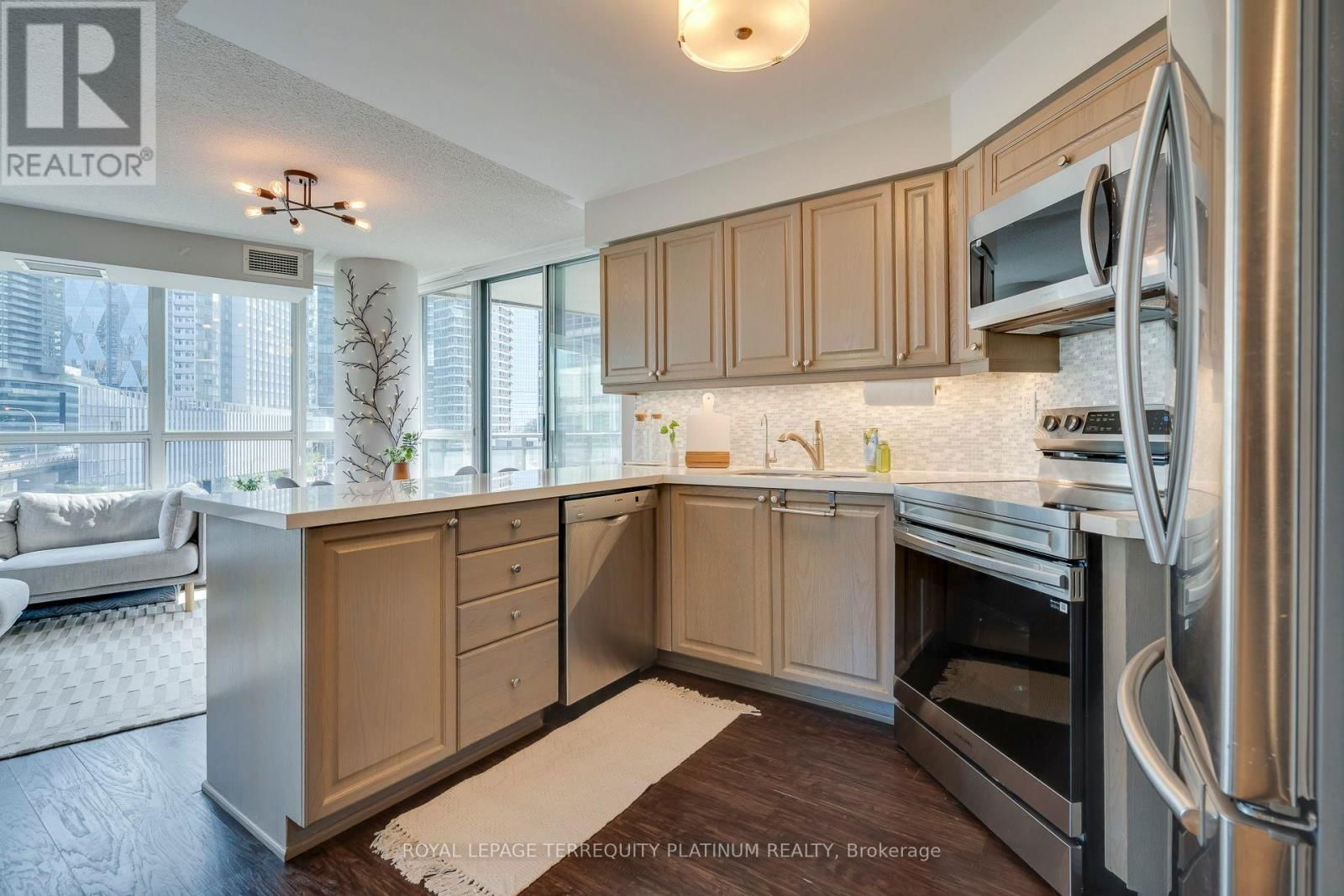 702 - 228 QUEENS QUAY WEST Image 13