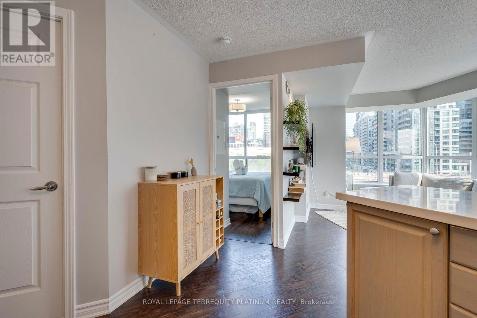 702 - 228 QUEENS QUAY WEST Image 19