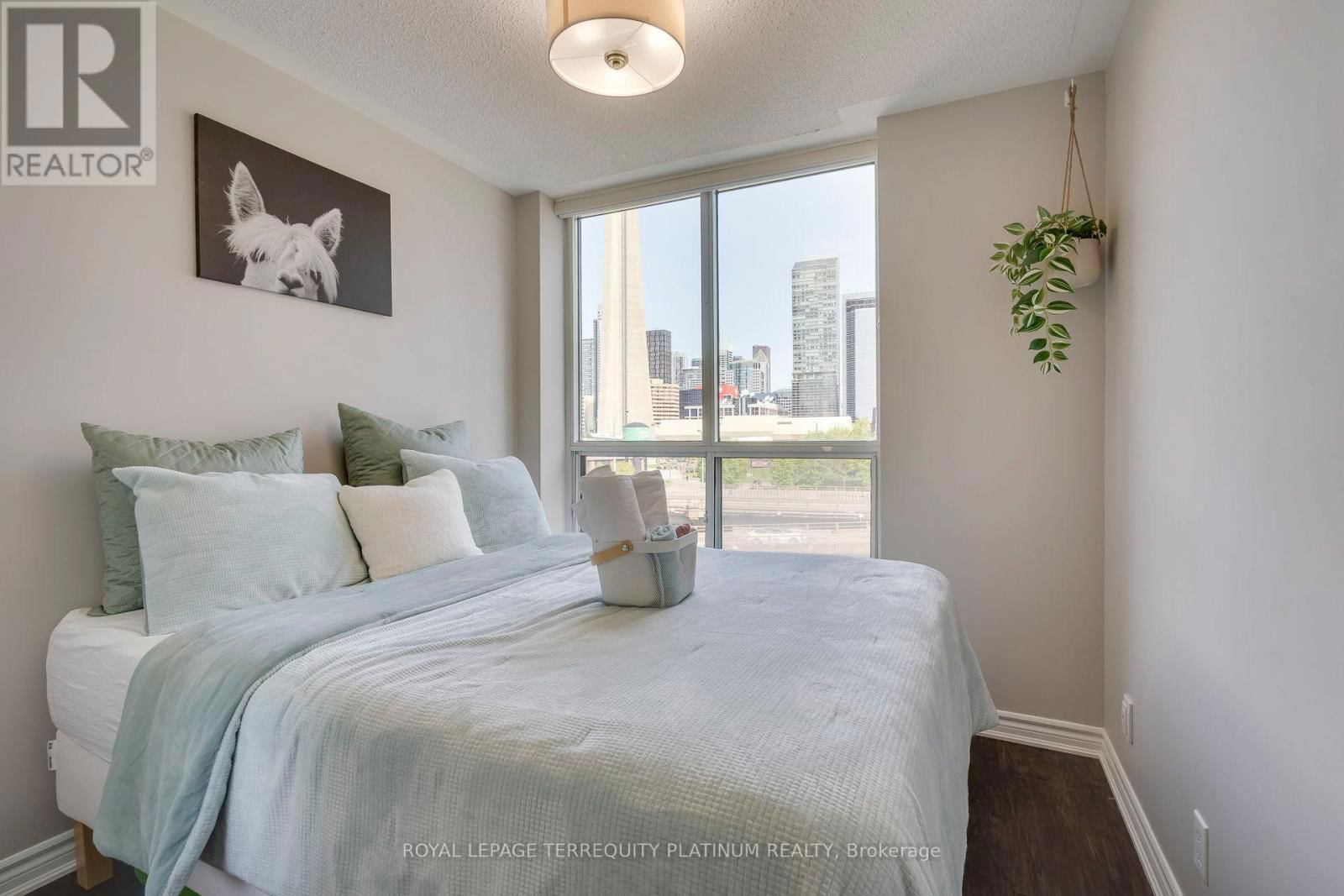 702 - 228 QUEENS QUAY WEST Image 20