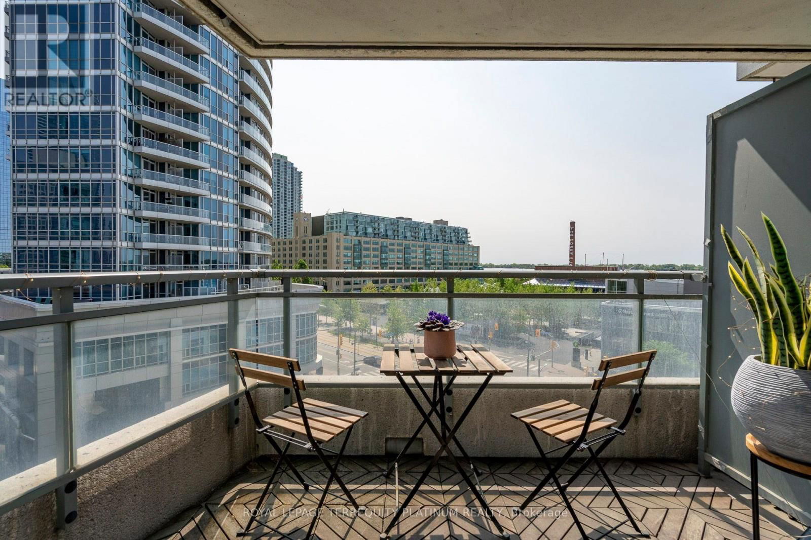 702 - 228 QUEENS QUAY WEST Image 25