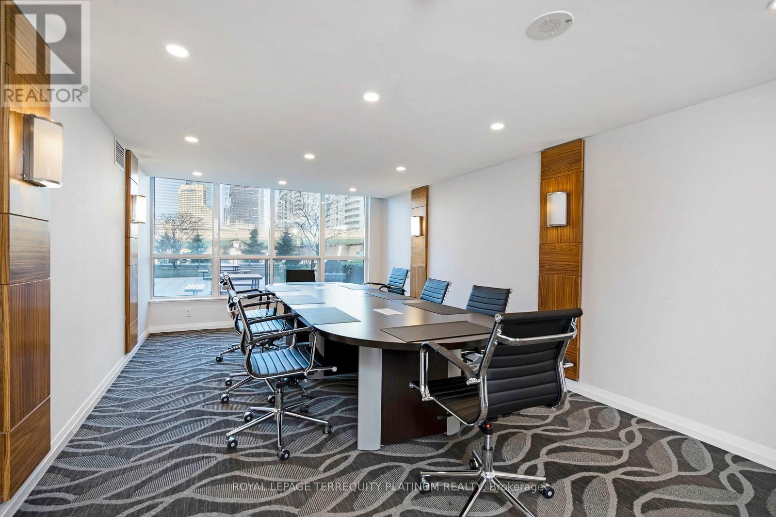 702 - 228 QUEENS QUAY WEST Image 32
