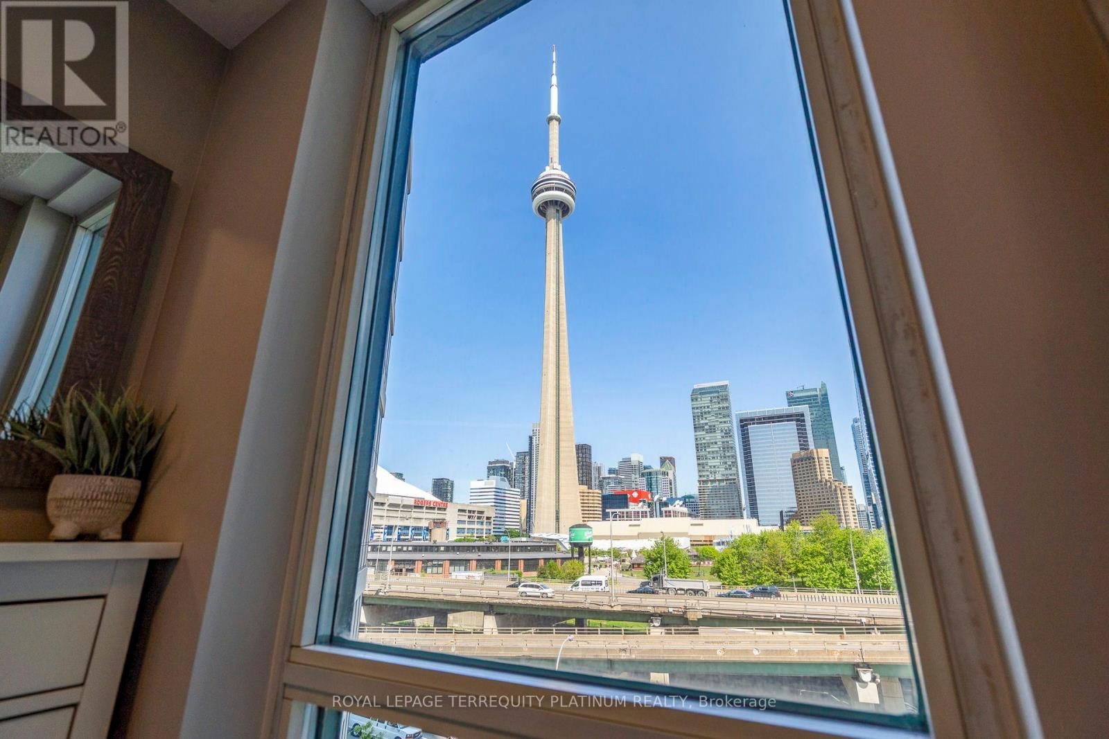 702 - 228 QUEENS QUAY WEST Image 5