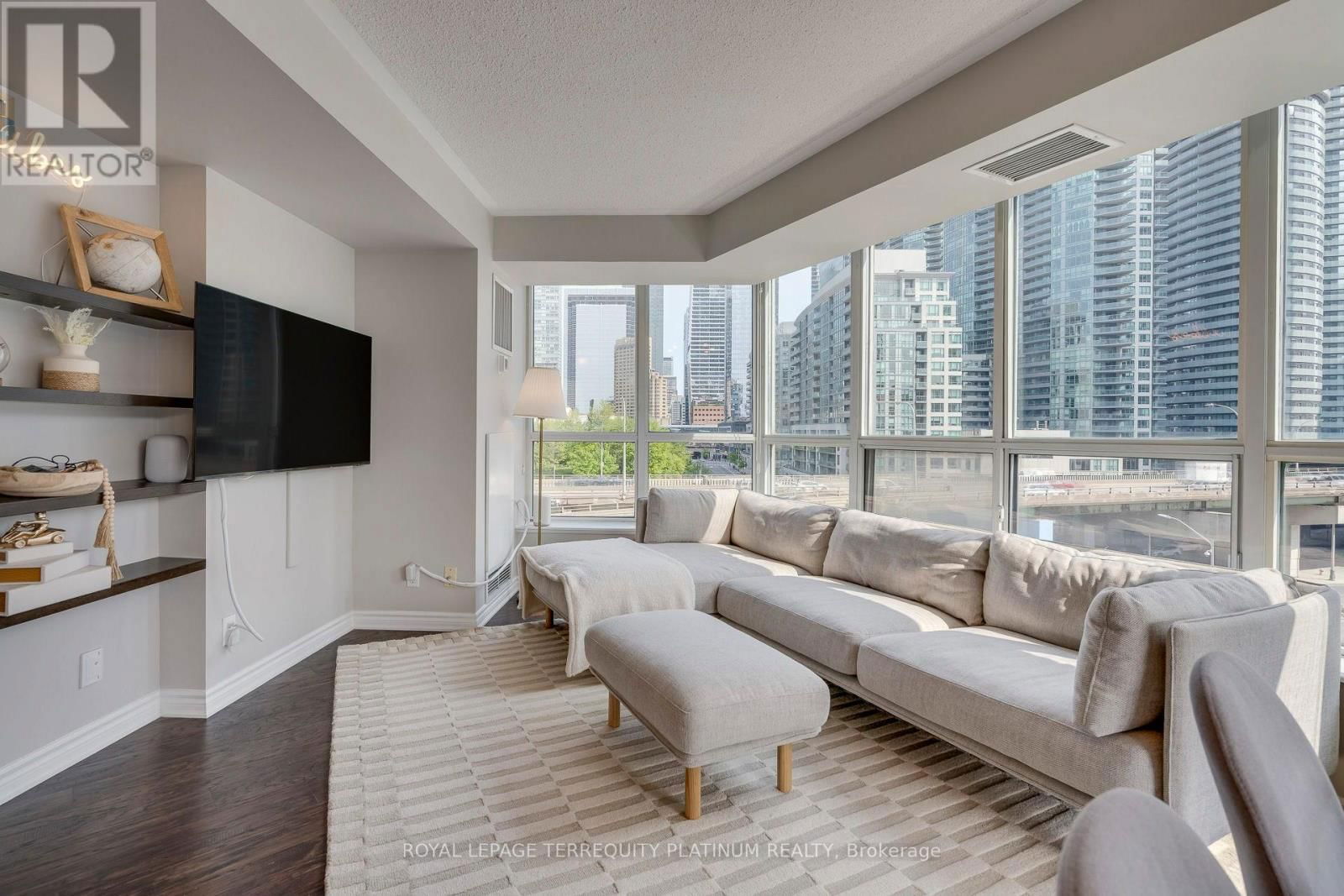 702 - 228 QUEENS QUAY WEST Image 7