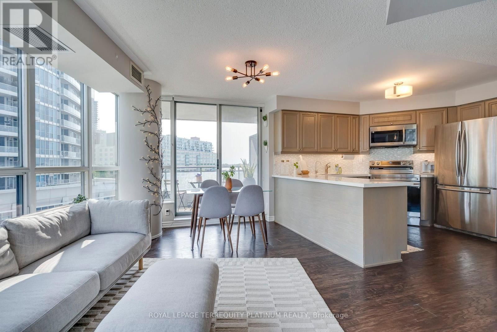 702 - 228 QUEENS QUAY WEST Image 9
