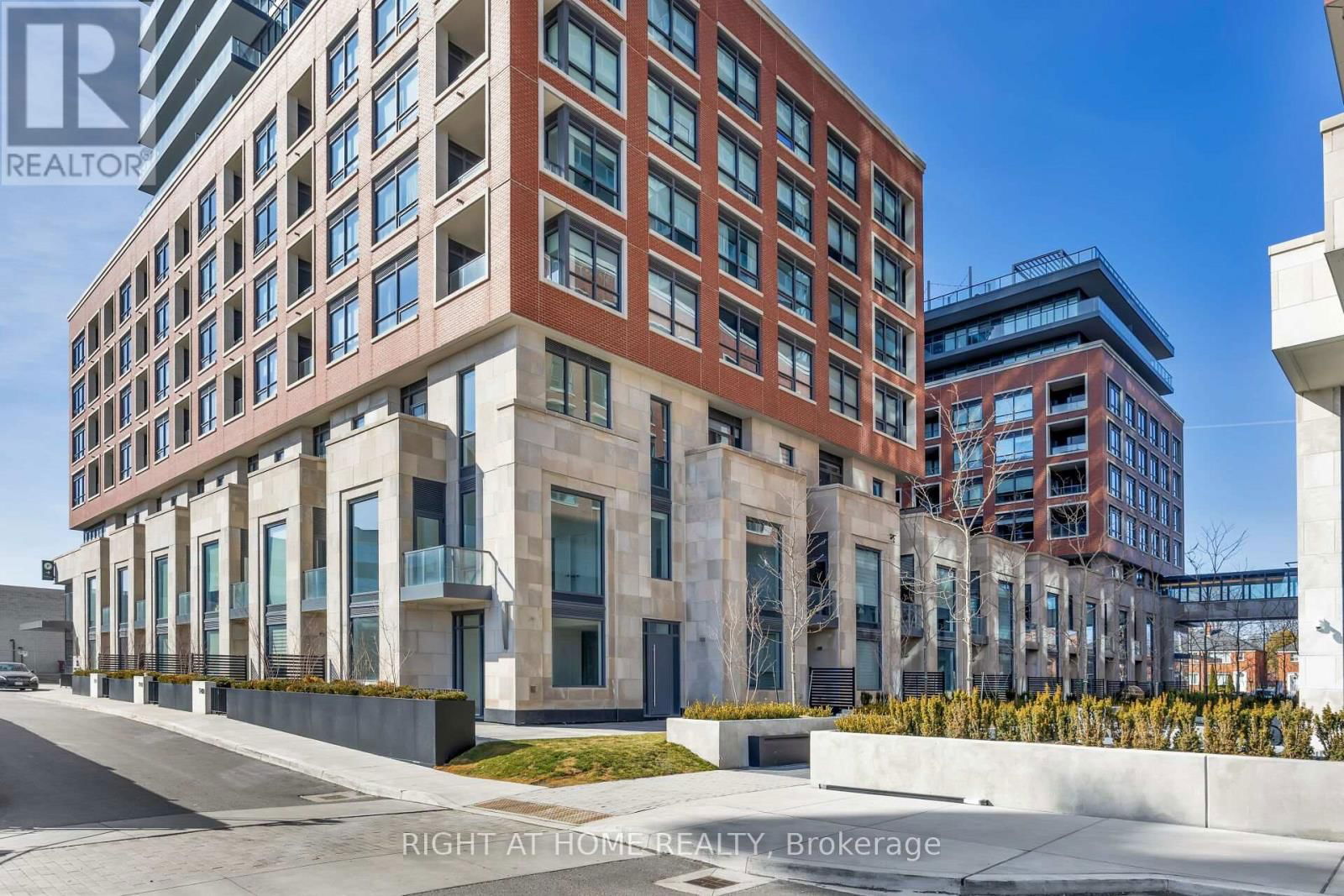 426 - 33 FREDERICK TODD WAY Image 12
