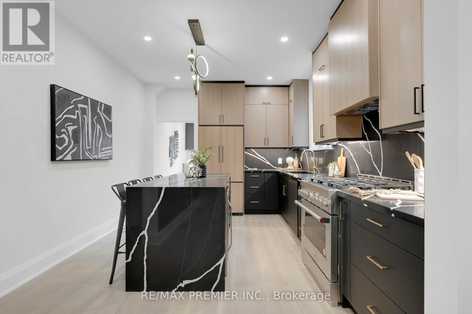 388 CRAWFORD STREET Image 11