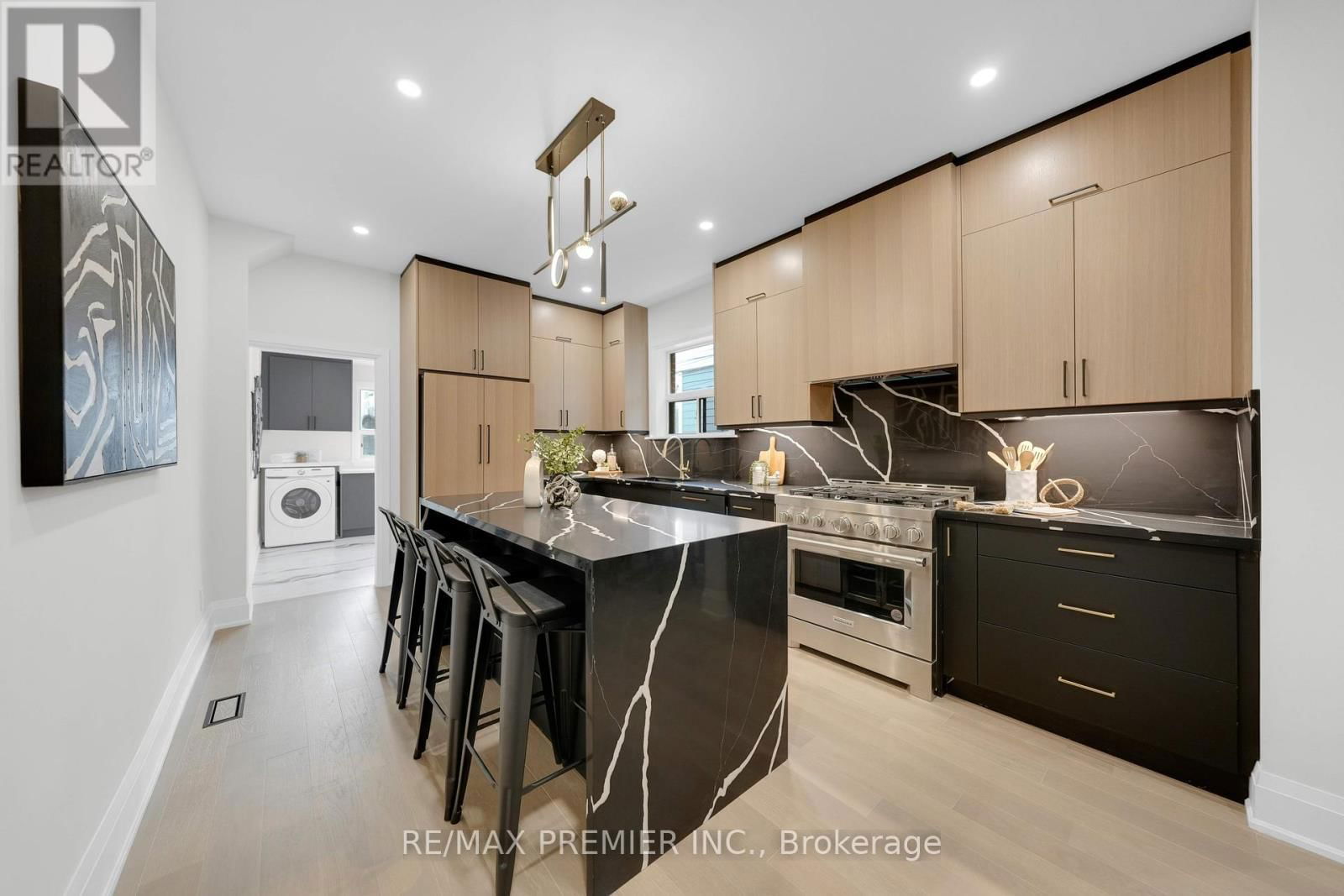 388 CRAWFORD STREET Image 12
